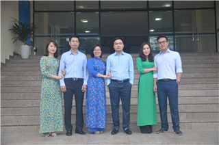Tham khảo ý kiến cho mẫu trang phục công sở dự kiến cho cán bộ CNVC - Trường Cao đẳng Kinh tế Công nghiệp Hà Nội