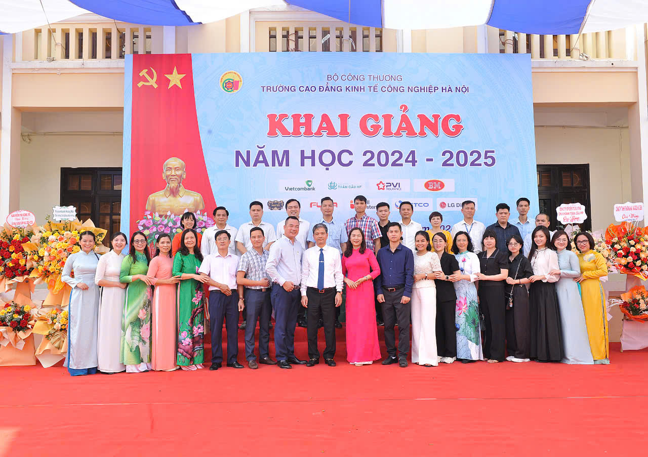 Khai giảng năm học mới 2024 - 2025 khối cao đẳng