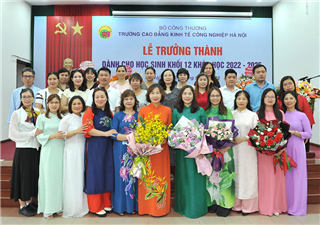 Lễ tri ân và trưởng thành cho học sinh khối 12, khóa học 2022 - 2025